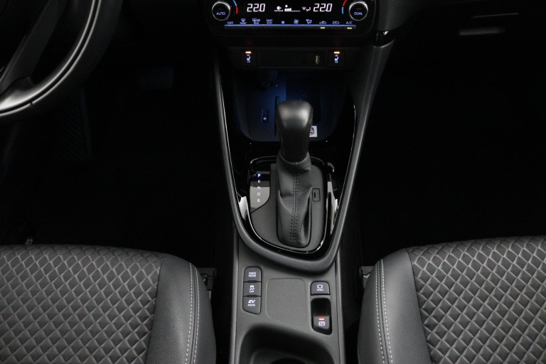 Toyota Yaris - 1.5 Hybrid Executive 26