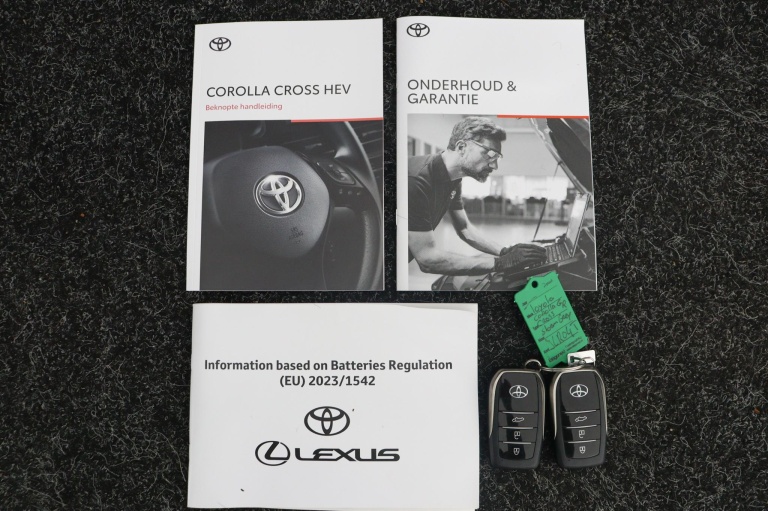 Toyota Corolla Cross - Hybrid 180 GR Sport 11