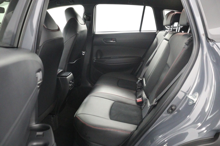 Toyota Corolla Cross - Hybrid 180 GR Sport 17