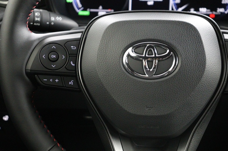 Toyota Corolla Cross - Hybrid 180 GR Sport 18