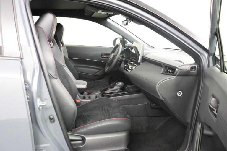 Toyota Corolla Cross - Hybrid 180 GR Sport 21