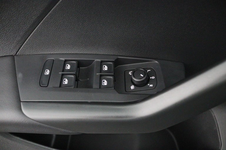 Volkswagen T-Cross - 1.0 TSI Life Edition 23