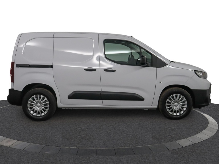 Toyota PROACE CITY Electric - Navigator 50 kWh 13