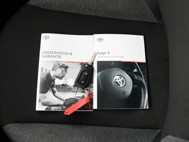 Toyota Aygo X - 1.0 VVT-i MT Play