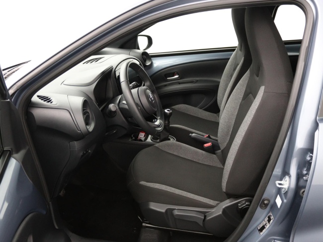 Toyota Aygo X - 1.0 VVT-i MT Play