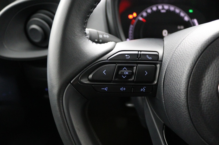 Toyota Aygo X - 1.0 VVT-i MT Play 19