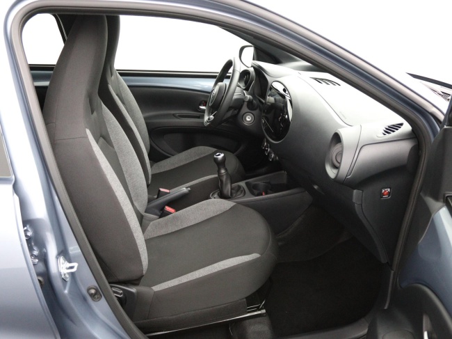 Toyota Aygo X - 1.0 VVT-i MT Play