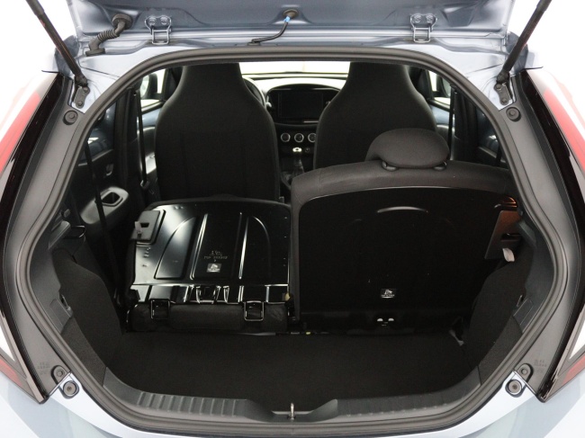 Toyota Aygo X - 1.0 VVT-i MT Play