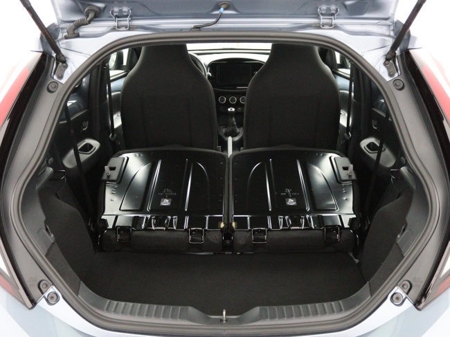 Toyota Aygo X - 1.0 VVT-i MT Play