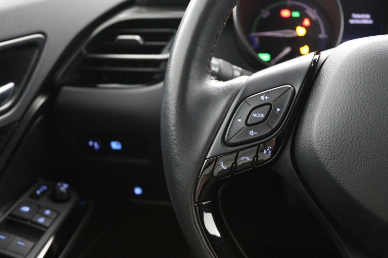 Toyota C-HR - 1.8 Hybrid Executive 19
