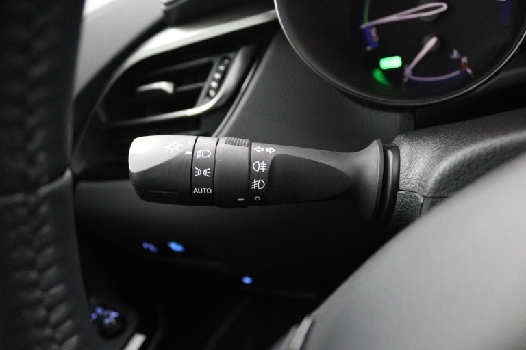 Toyota C-HR - 1.8 Hybrid Executive 30