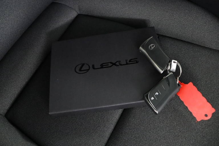 Lexus LBX - Business Line 2WD  11