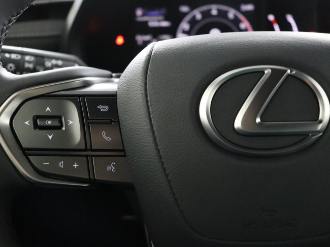 Lexus LBX - Business Line 2WD 