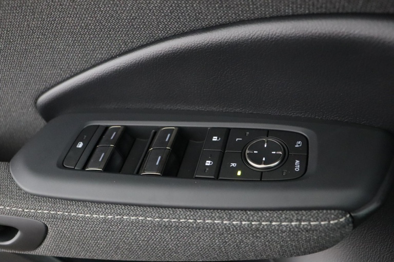 Lexus LBX - Business Line 2WD  30