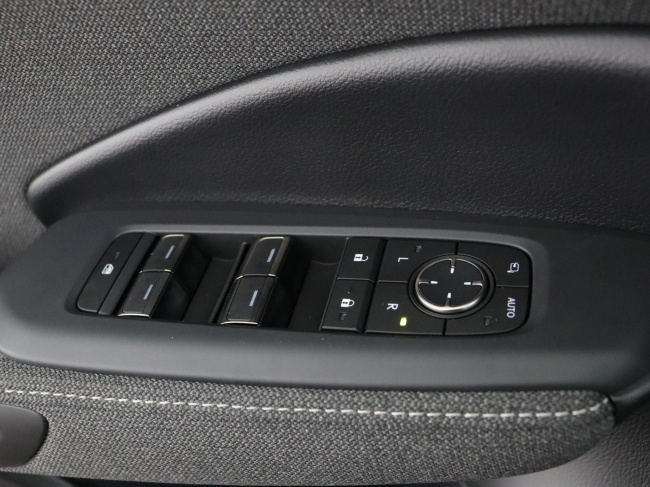 Lexus LBX - Business Line 2WD 