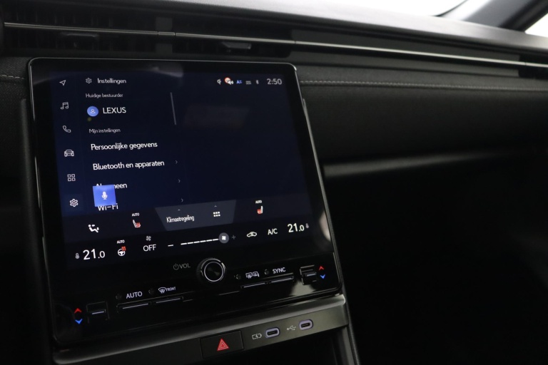 Lexus LBX - Business Line 2WD  38