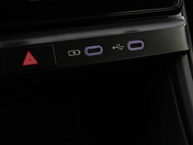 Lexus LBX - Business Line 2WD 