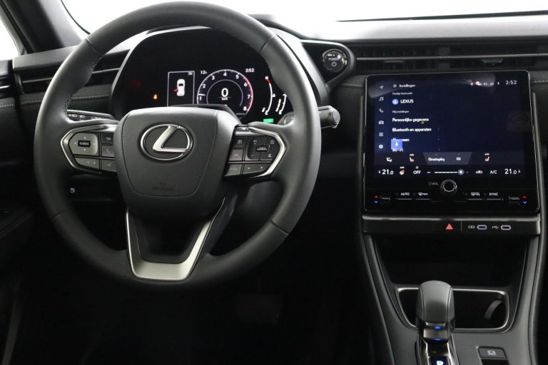 Lexus LBX - Business Line 2WD  44