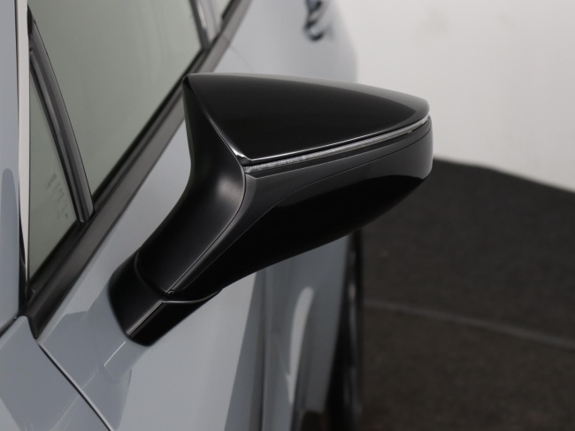 Lexus LBX - Business Line 2WD 