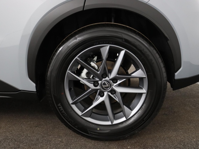 Lexus LBX - Business Line 2WD 