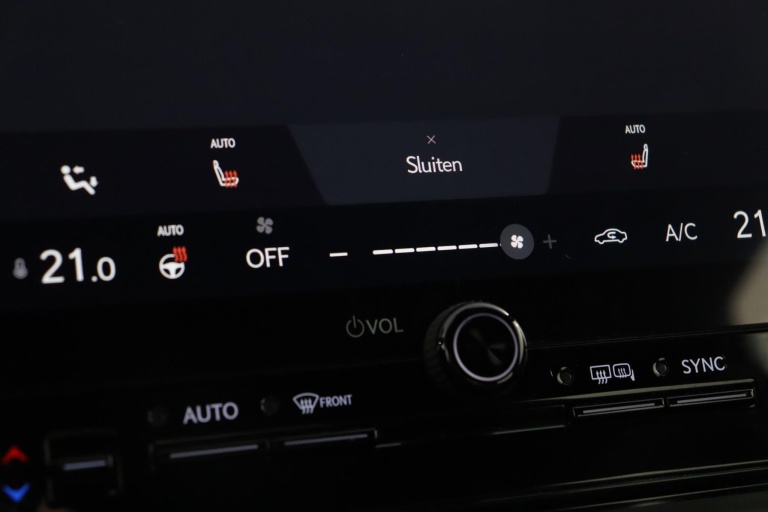 Lexus LBX - Business Line 2WD  7