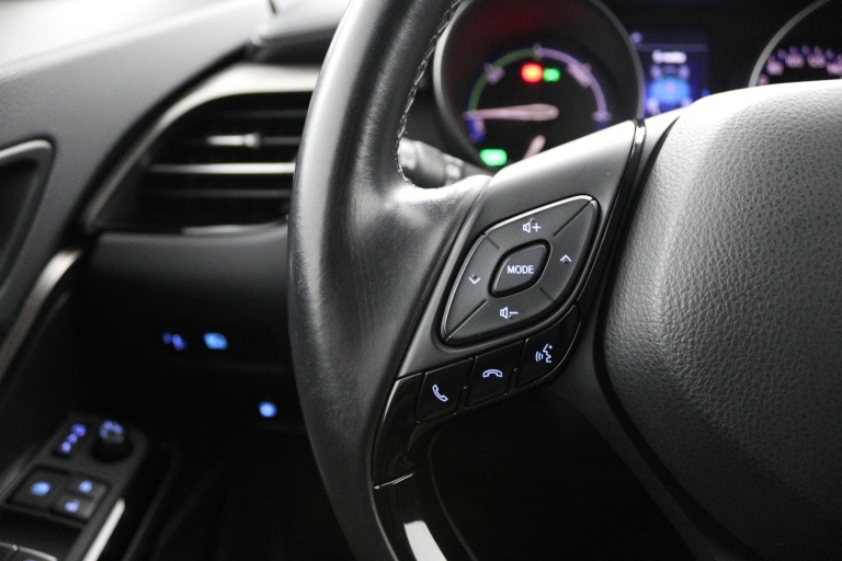 Toyota C-HR - 1.8 Hybrid Bi-Tone 19