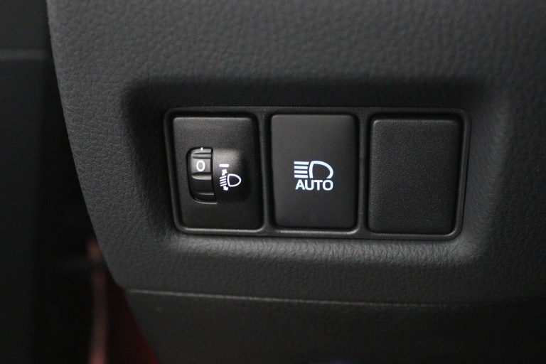 Toyota C-HR - 1.8 Hybrid Bi-Tone 29