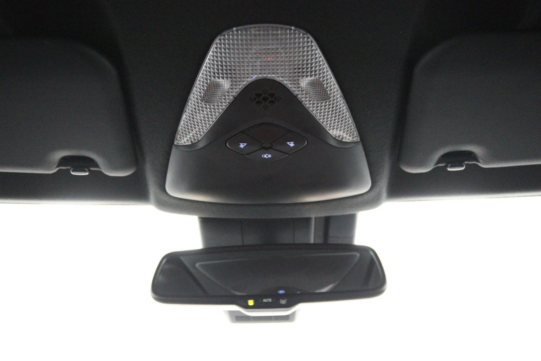 Toyota C-HR - 1.8 Hybrid Bi-Tone 32