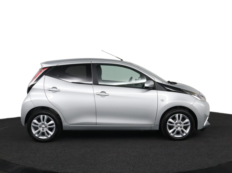 Toyota Aygo - 1.0 VVT-i x-joy 12