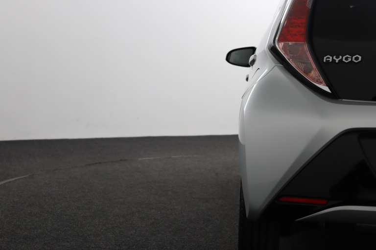 Toyota Aygo - 1.0 VVT-i x-joy 36