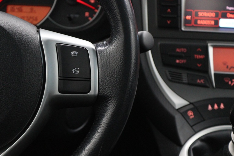 Toyota Verso-S - 1.3 VVT-i Dynamic 21