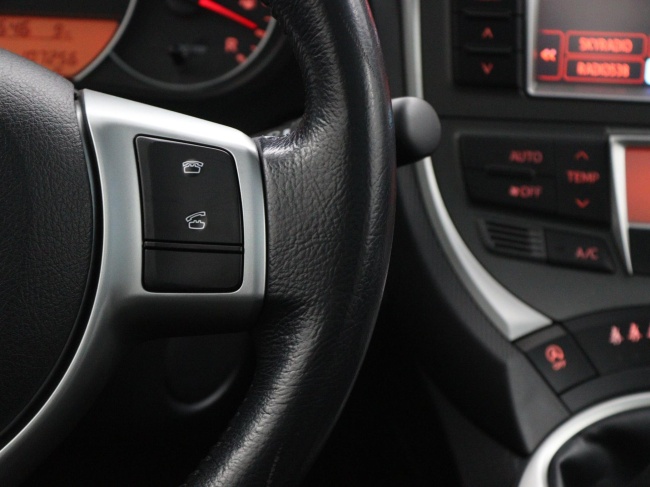 Toyota Verso-S - 1.3 VVT-i Dynamic