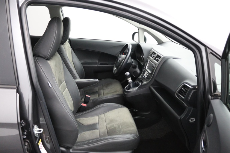 Toyota Verso-S - 1.3 VVT-i Dynamic 22