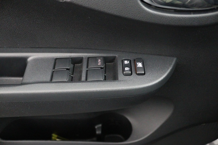 Toyota Verso-S - 1.3 VVT-i Dynamic 28