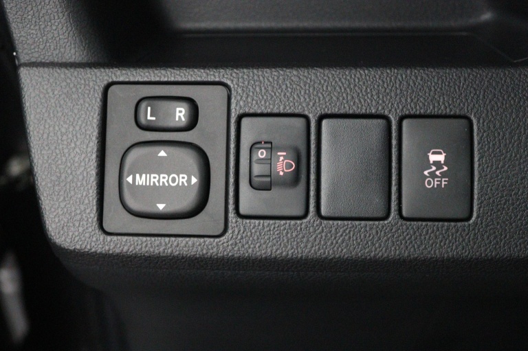 Toyota Verso-S - 1.3 VVT-i Dynamic 29