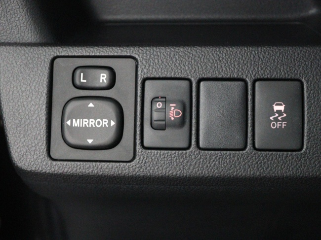 Toyota Verso-S - 1.3 VVT-i Dynamic