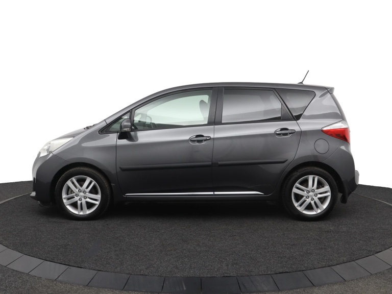 Toyota Verso-S - 1.3 VVT-i Dynamic 3