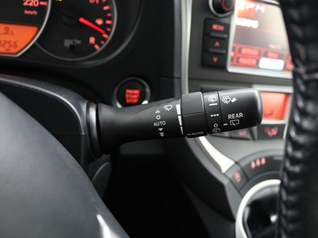 Toyota Verso-S - 1.3 VVT-i Dynamic