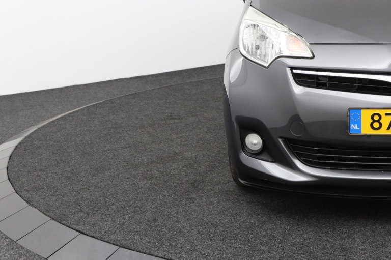 Toyota Verso-S - 1.3 VVT-i Dynamic 35