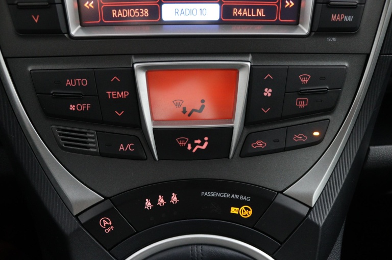 Toyota Verso-S - 1.3 VVT-i Dynamic 7