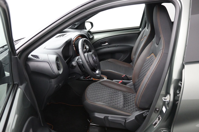 Toyota Aygo X - 1.0 VVT-i S-CVT Limited 17