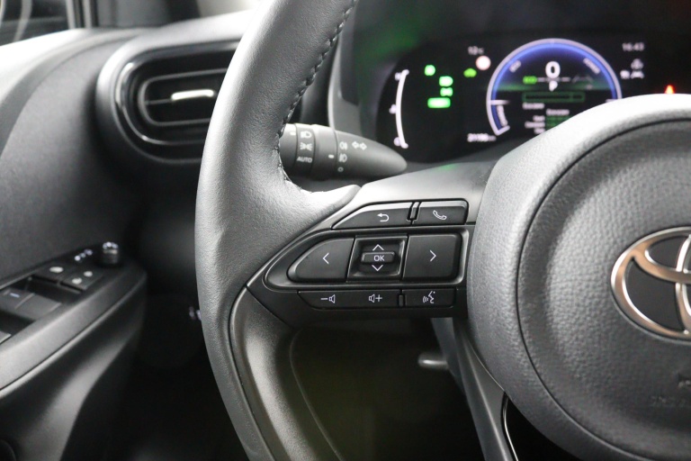 Toyota Yaris - 1.5 Hybrid 115 Dynamic 17