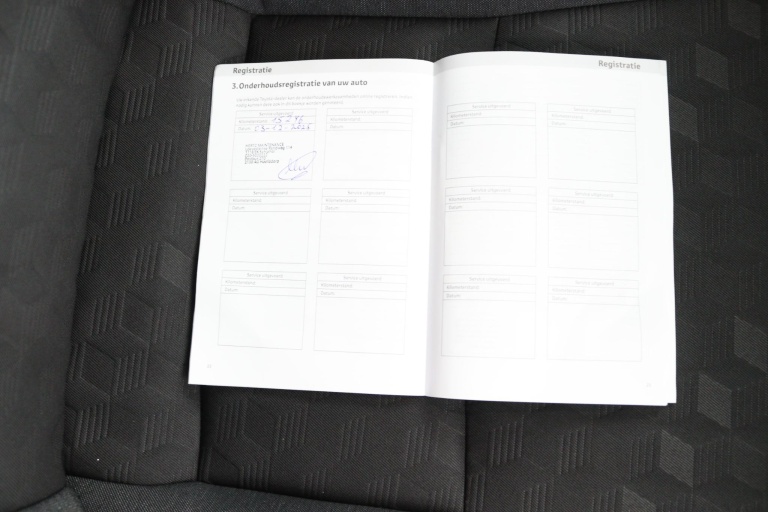 Toyota Yaris - 1.5 Hybrid 115 Dynamic 26