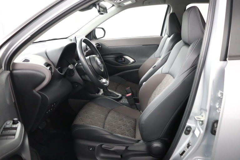 Toyota Yaris Cross - 1.5 Hybrid Executive 17