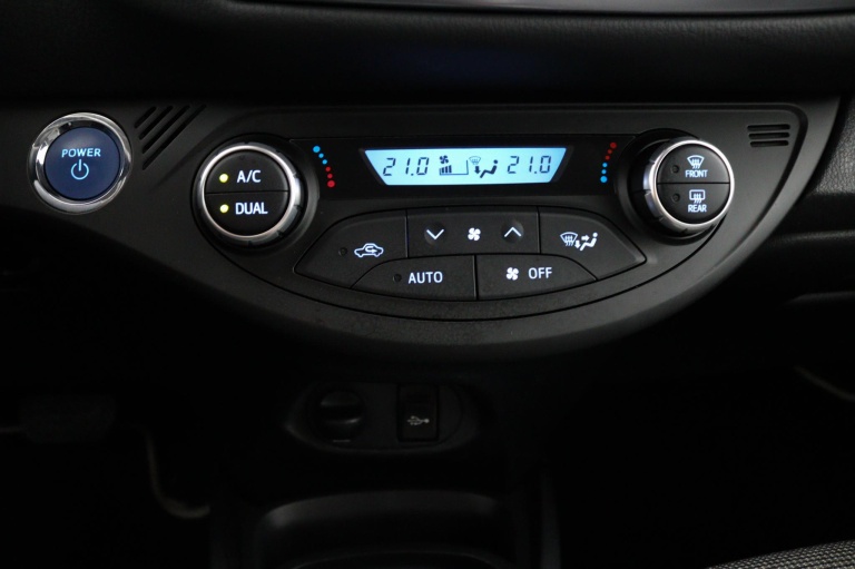 Toyota Yaris - 1.5 Hybrid Y20 16