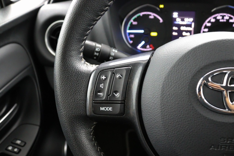 Toyota Yaris - 1.5 Hybrid Y20 17