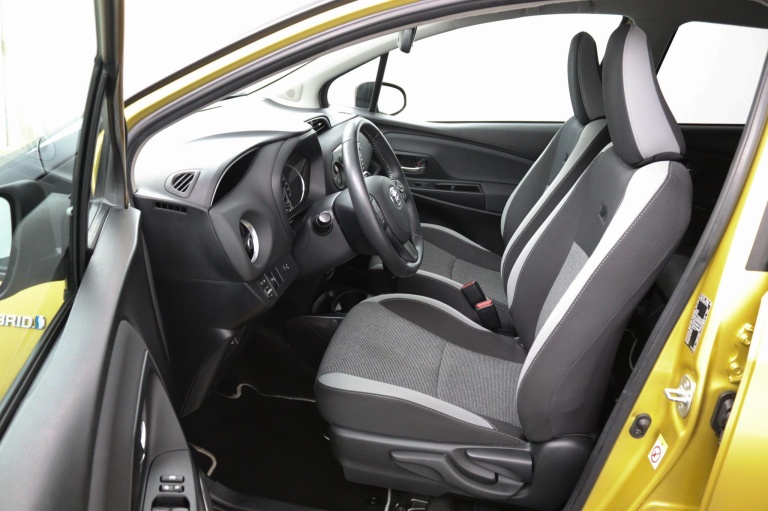Toyota Yaris - 1.5 Hybrid Y20 9