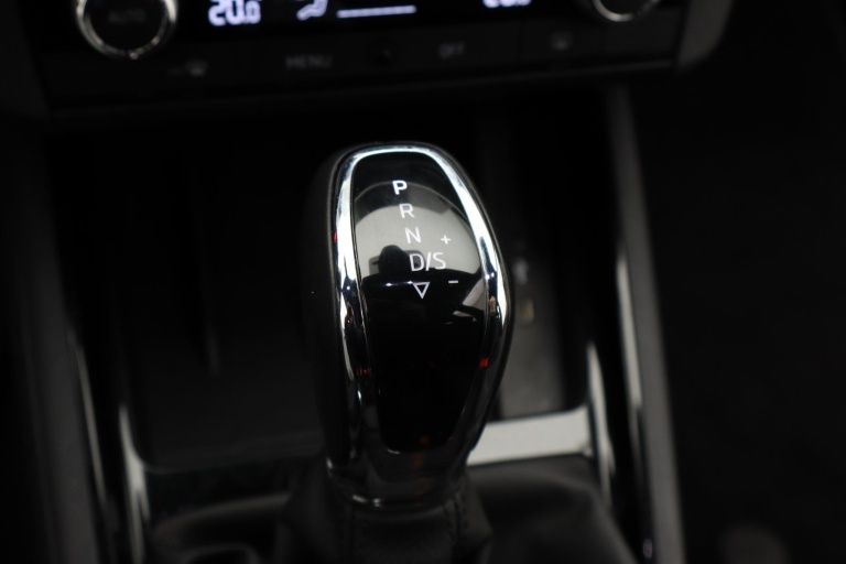 Skoda Kamiq - 1.0 TSI Sport Business 18