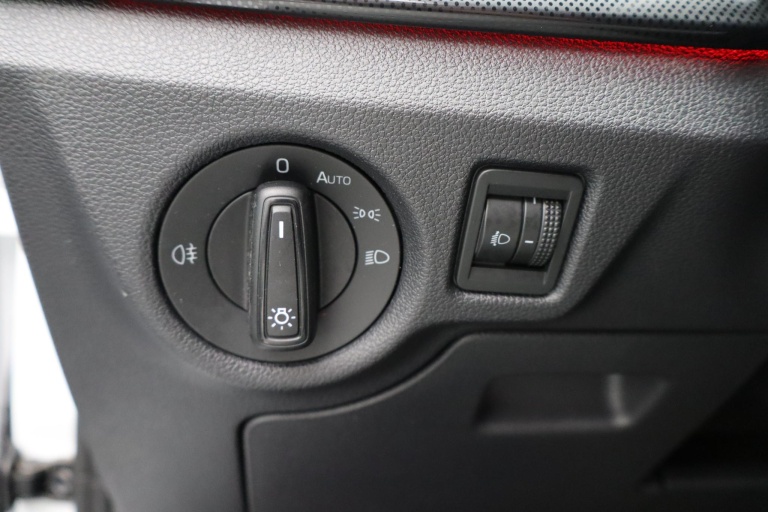 Skoda Kamiq - 1.0 TSI Sport Business 23