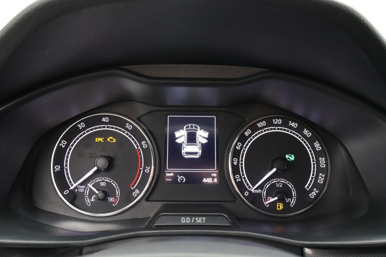 Skoda Kamiq - 1.0 TSI Sport Business 9